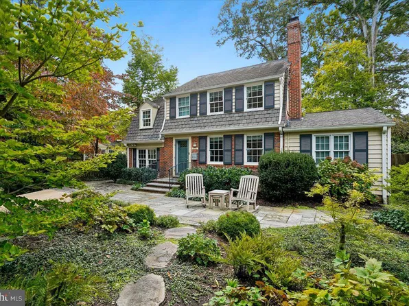 6202 Newburn Dr, Bethesda, MD 20816