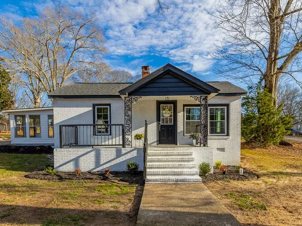 805 Betsy St, Iva, SC 29655