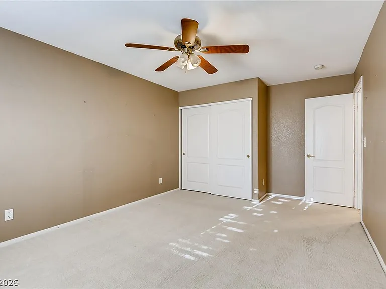 1048 Royal Skyline St — Photo 17