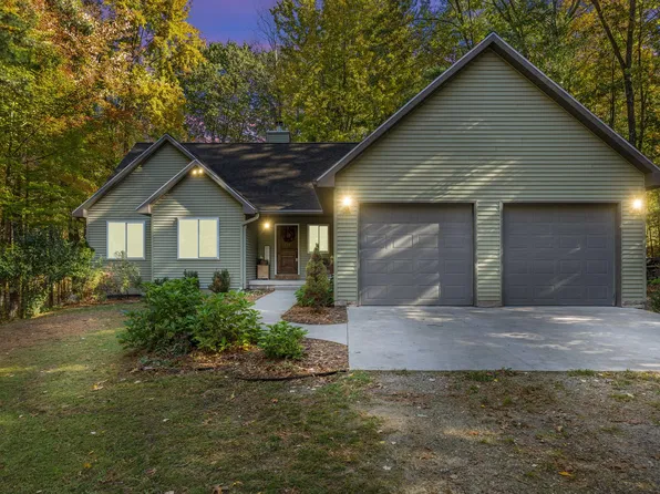 10154 Connelly Rd Ne, Greenville, MI 48838