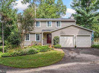 10318 Steamboat Landing Ln, Burke, VA 22015