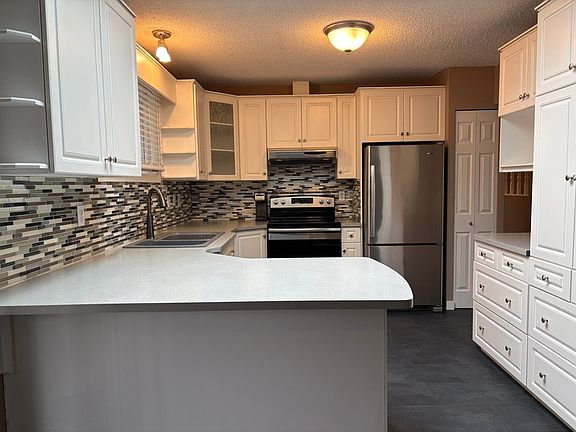 4th image of 733 Josselyn Ct