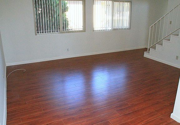 2nd image of 301 Knob Hill Ave #Townhs