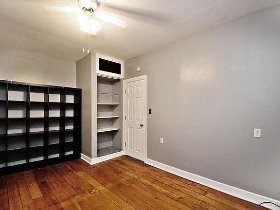 3rd image of 1437 N Wicker Park Ave
