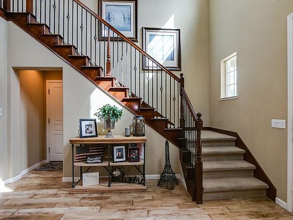 4th image of 430 Monterey Ln