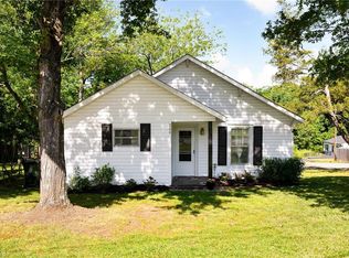 200 Goforth Dr, Thomasville, NC 27360