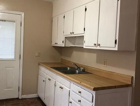4th image of 613 Janwood Dr