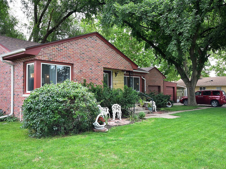 Front of House-Summer