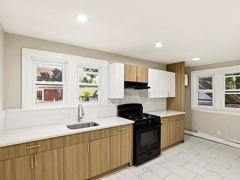 712 Sheridan Ave — Photo 11