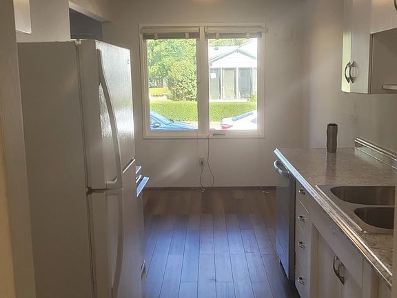 3rd image of 10414 Alderbrook Pl NW
