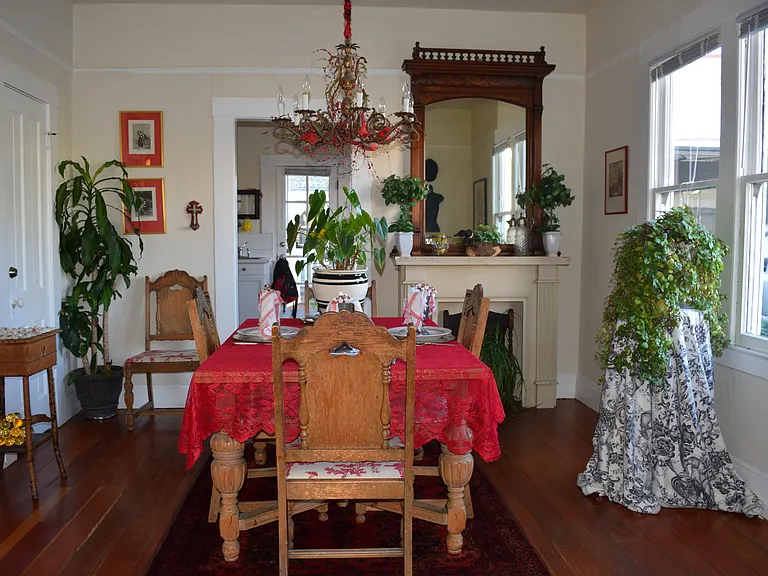 126 W De La Guerra St — Photo 6