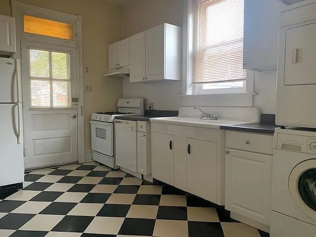 1409 N Front St #2 — Photo 1