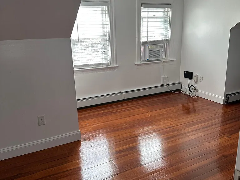 524 Warren Ave — Photo 23