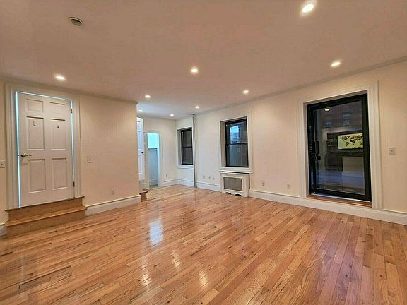4th image of 51 E 34th St APT 2B