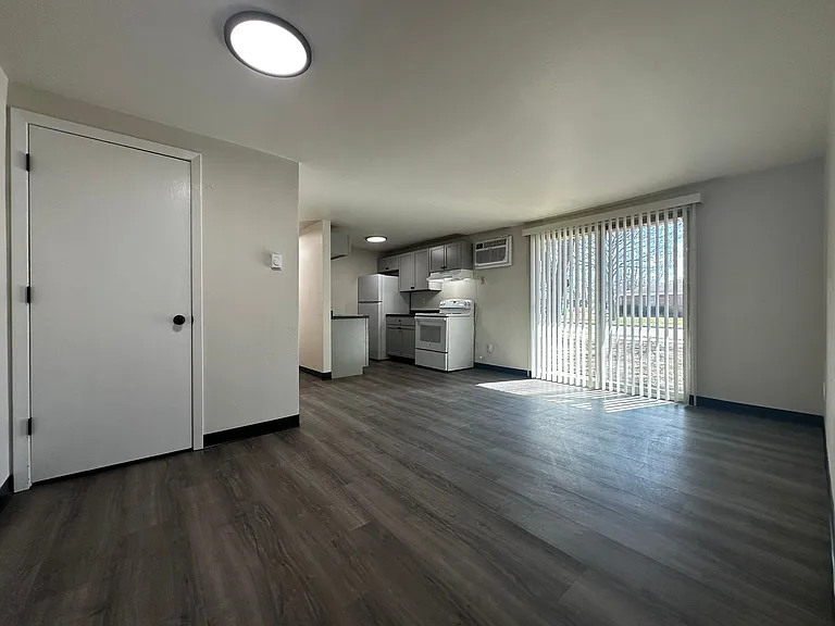 1785 Edison St — Photo 2