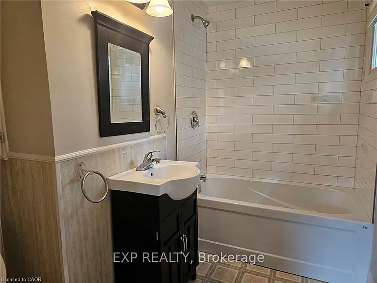15 Cedar St — Photo 13