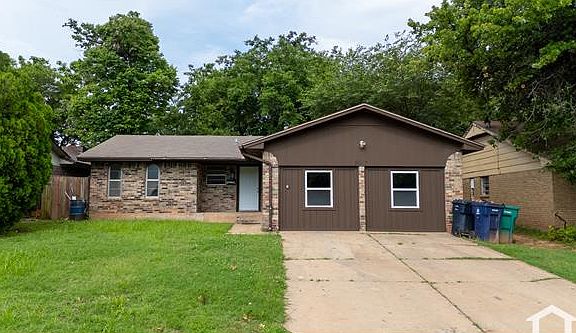 5th image of 5017 S Briarwood Dr