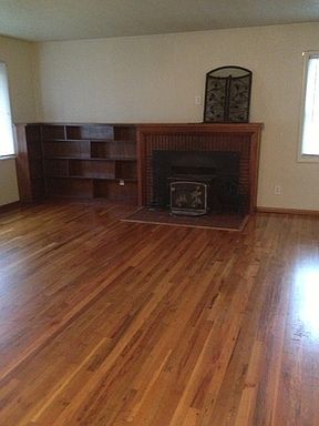 2nd image of 211 SE 129th Ave