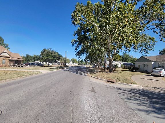 4th image of 1524 W Iowa Ave