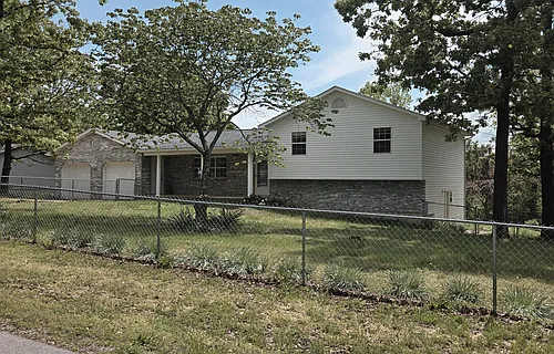 14020 Howard Ln Photo 1