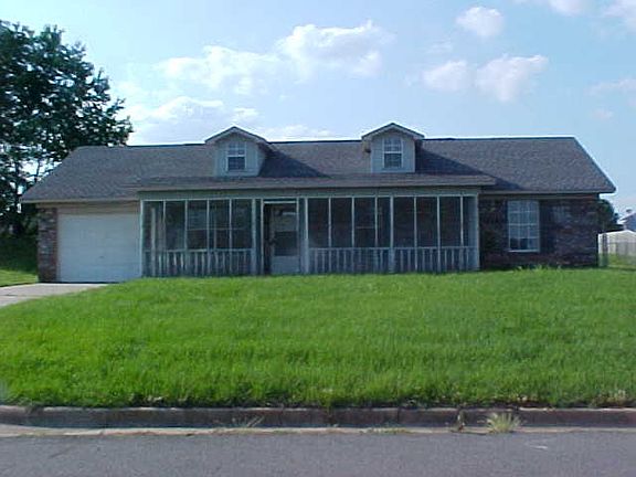 2nd image of 4 Janelle Ln