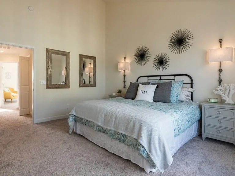 1054 Balsam Ln — Photo 15