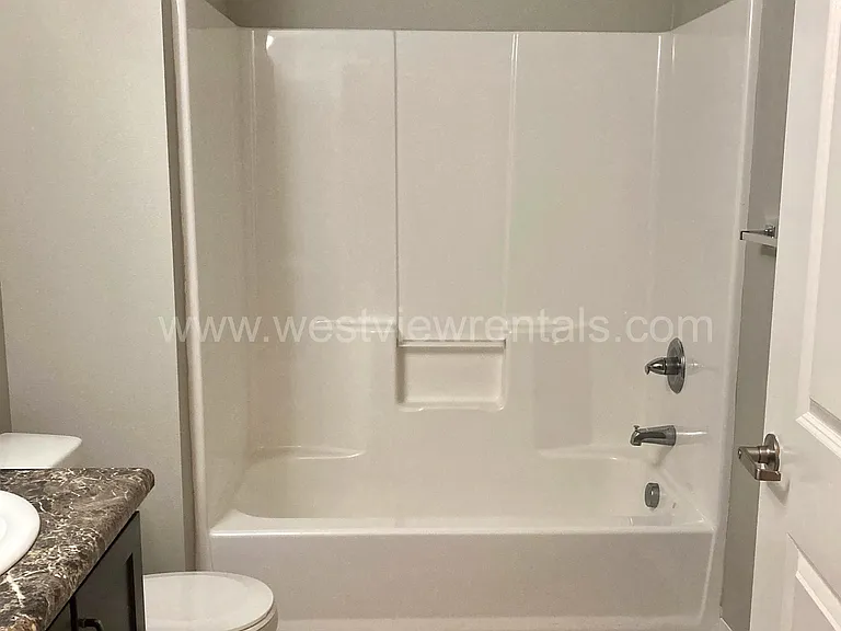 1010 Railroad Ave — Photo 416