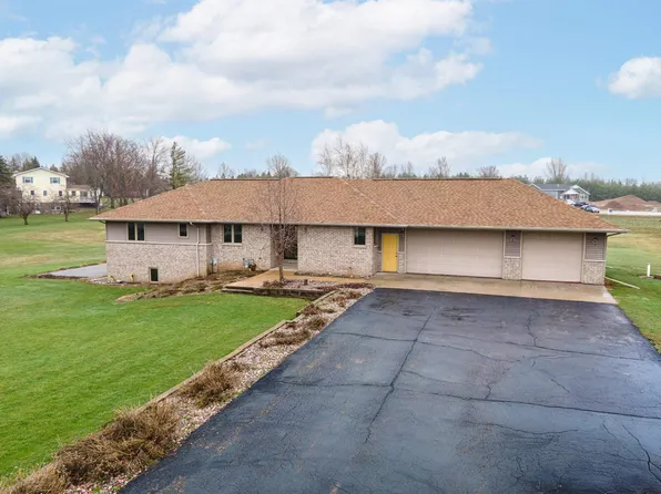 W4967 Burdick Rd, Black Creek, WI 54106