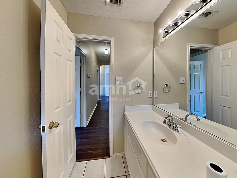 881 N Old Orchard Ln — Photo 15