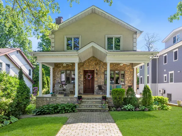 41-27 Orient Avenue image 2 of 24