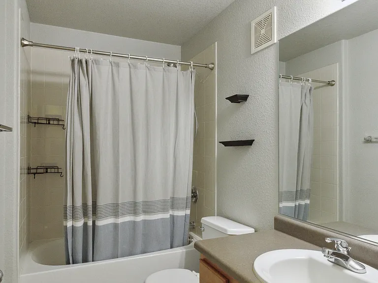 5552 W 29th St #4112-1 — Photo 8