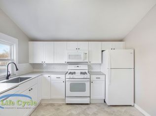 160 Carrier St NE, Grand Rapids, MI 49505