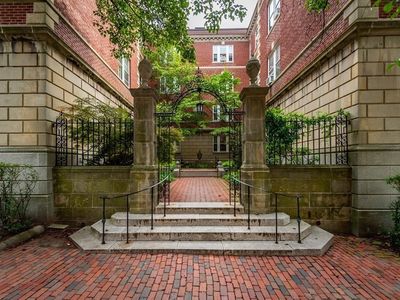 6 Washington Ave APT 14, Cambridge, MA, 02140