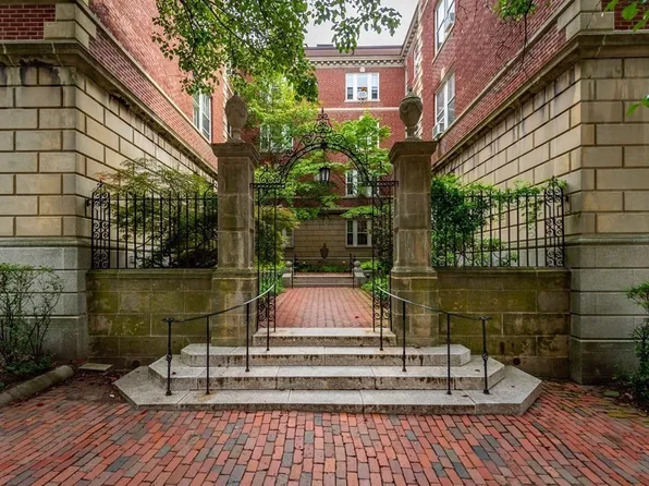 6 Washington Ave APT 14, Cambridge, MA 02140