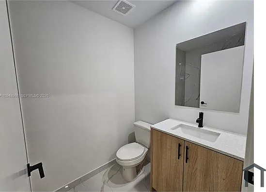 215 NW 13th Pl #0 — Photo 10