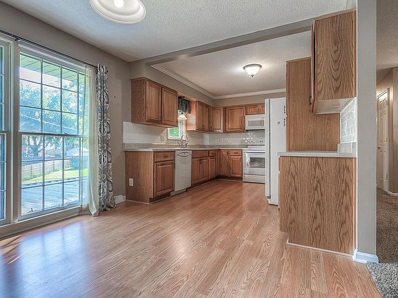 5th image of 16500 E 29th Ter S