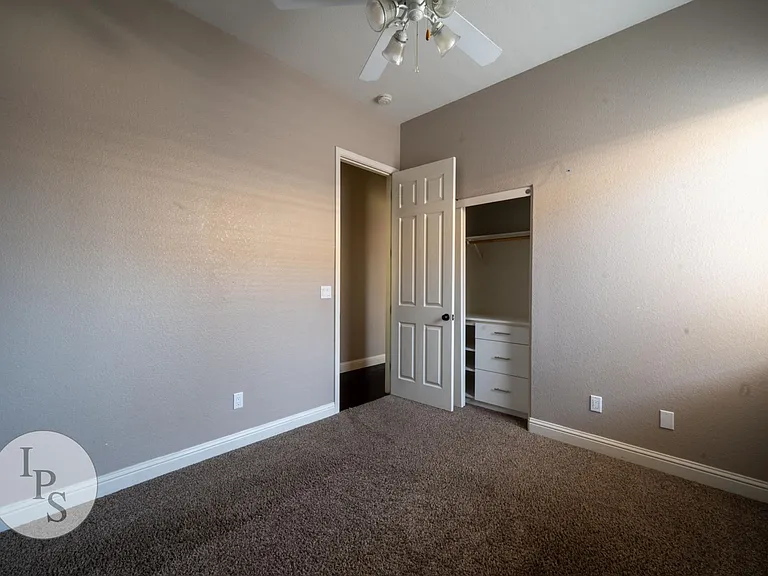 2389 Prescott Ave — Photo 16