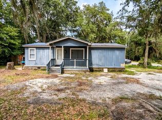 955 Hollywood Dr, Hinesville, GA 31313
