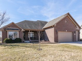 2006 Woodfield Dr, Greenwood, IN 46143