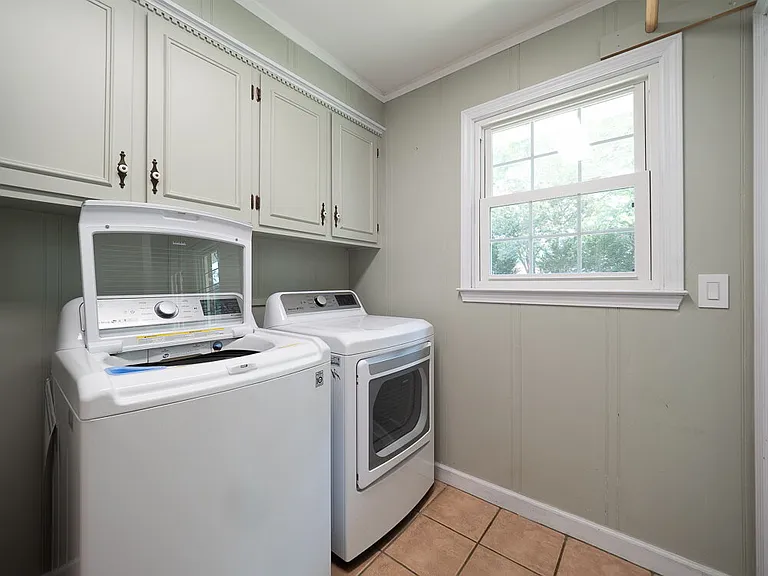 2704 Powhatan Dr — Photo 45
