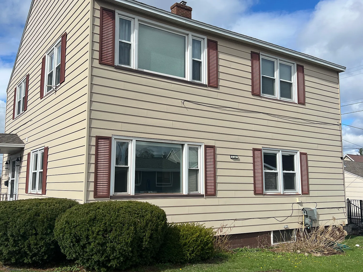 3 bed, 1300 sqft, $1,700 — Photo 2