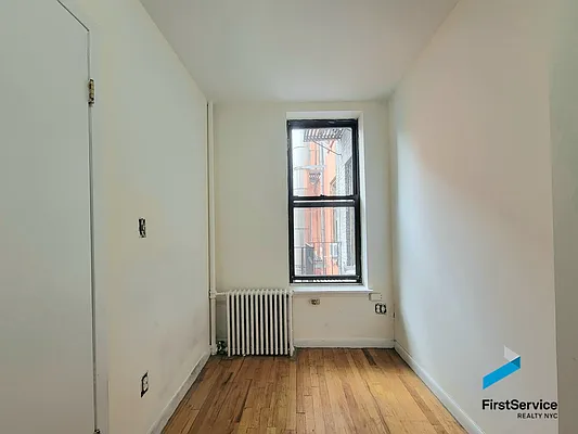 Rented by FirstService Realty (legacy) | media 8