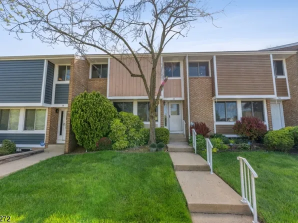 32 Bayberry Ct, Hillsborough Twp., NJ 08844