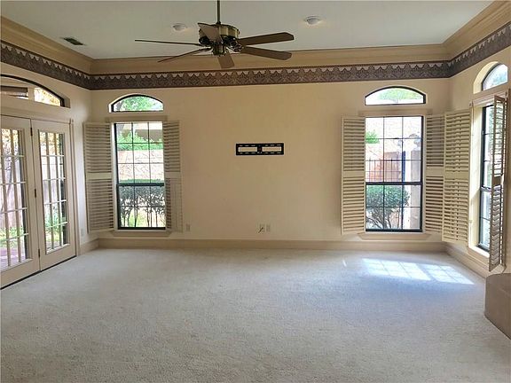 3rd image of 18 Tamarisk Cir