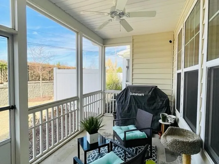 339 Acorn Hollow Pl — Photo 7