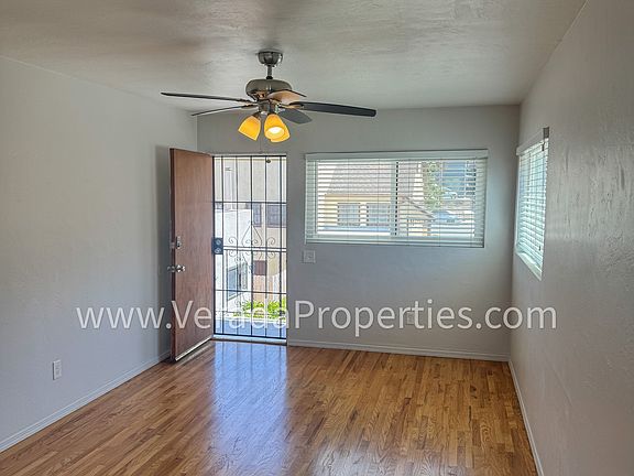 3rd image of 4042 Hamilton St