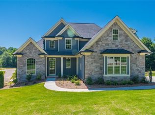 372 Woods Creek Rd, Jefferson, GA 30549