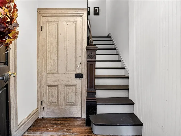 1010 Allen Ave — Photo 3
