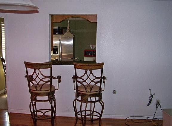 4th image of 7428 San Jose Ave