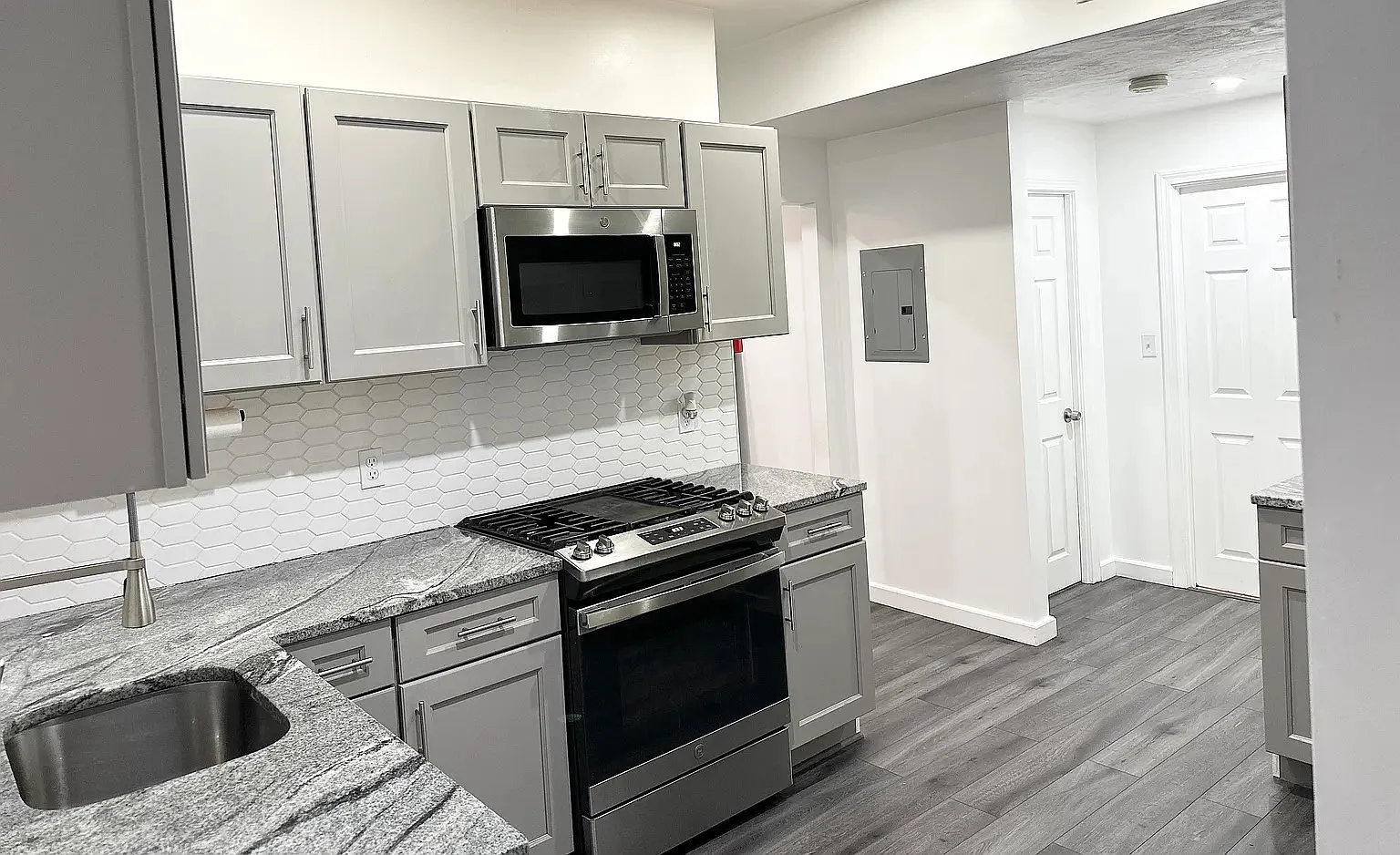 14 Victory Rd — Photo 1